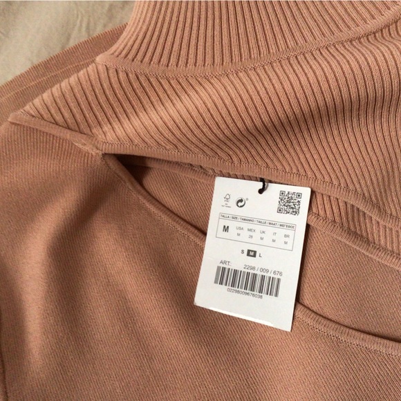 Zara | Cut Out Knit Dress in Dusty Pink NWT, Medium - Picture 3 of 8